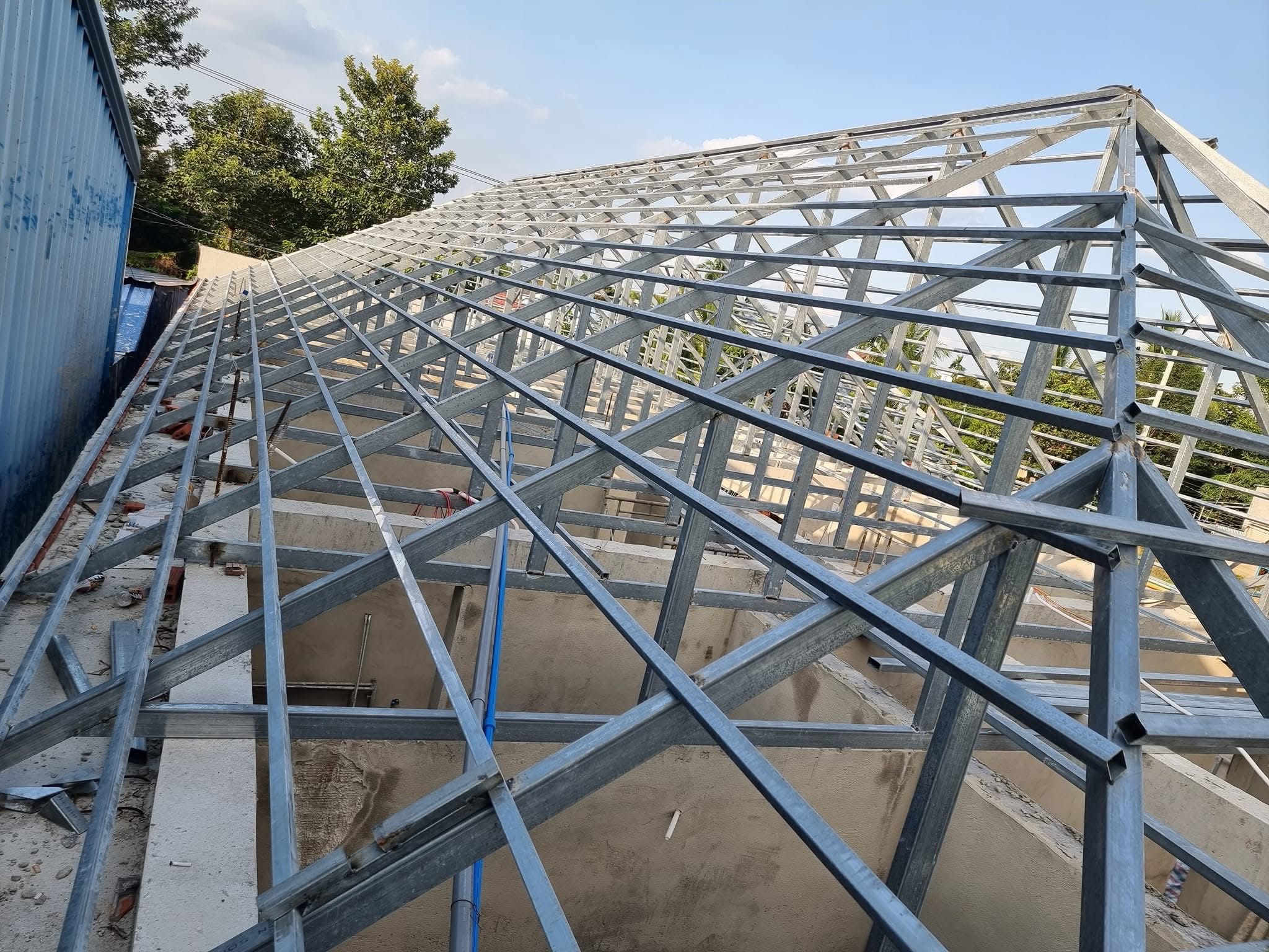 Bản Chất Và Cấu Tạo Chuẩn Kỹ Thuật Của Nhà Thép Tiền Chế